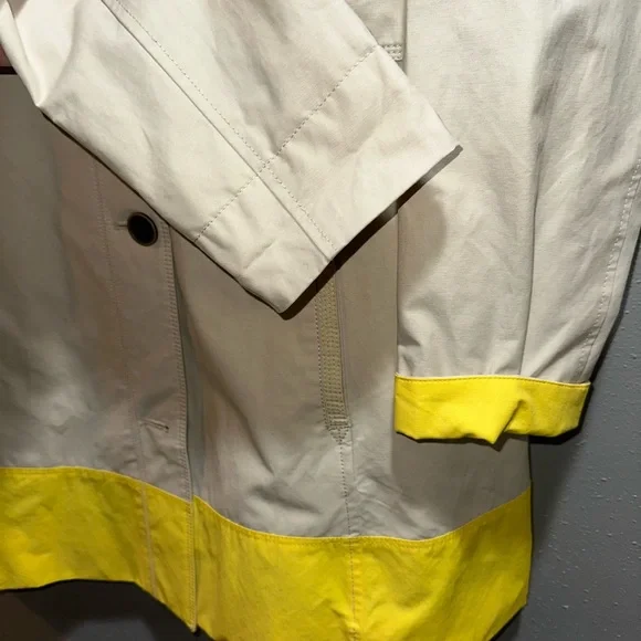 Eddie Bauer Vintage Beige and Yellow Women's Rain Jacket size XL - Picture 5 of 13